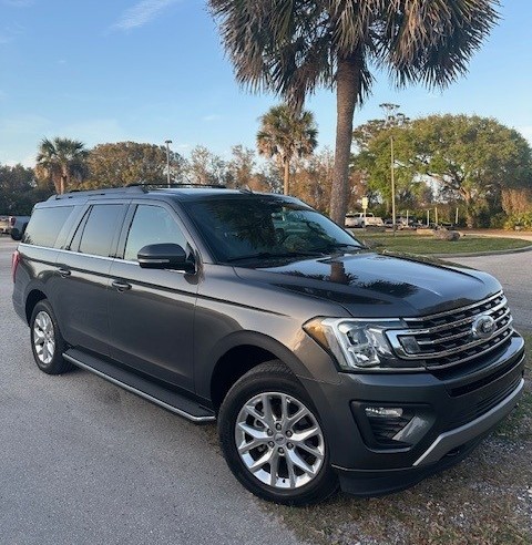 Expedition MAX XLT Front